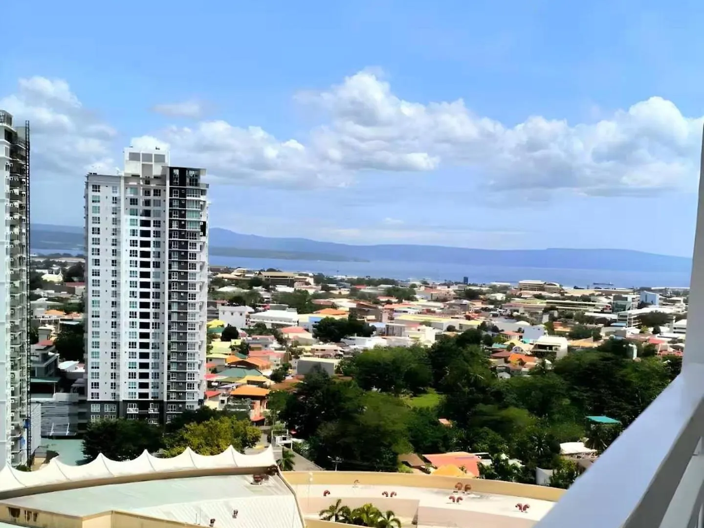 Aparthotel Condo At Heart Of Davao City- Inspiria